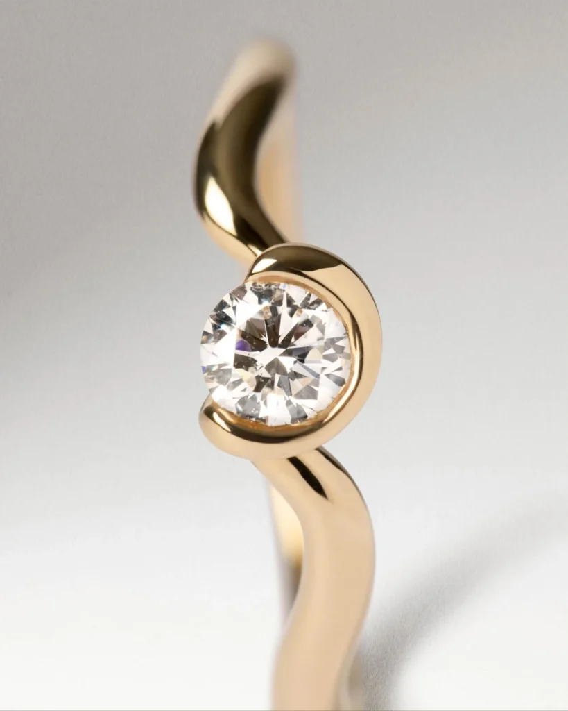 0.30 Karat Kaira Bezel Pırlanta Yüzük