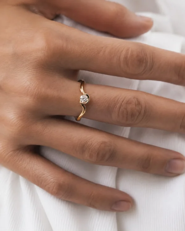 0.30 Karat Kaira Bezel Pırlanta Yüzük