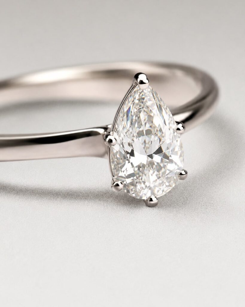 2 Karat Élodie Pear Cut Pırlanta Yüzük