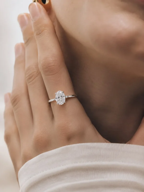 2 Karat Céliane Oval Kesim Pırlanta Yüzük