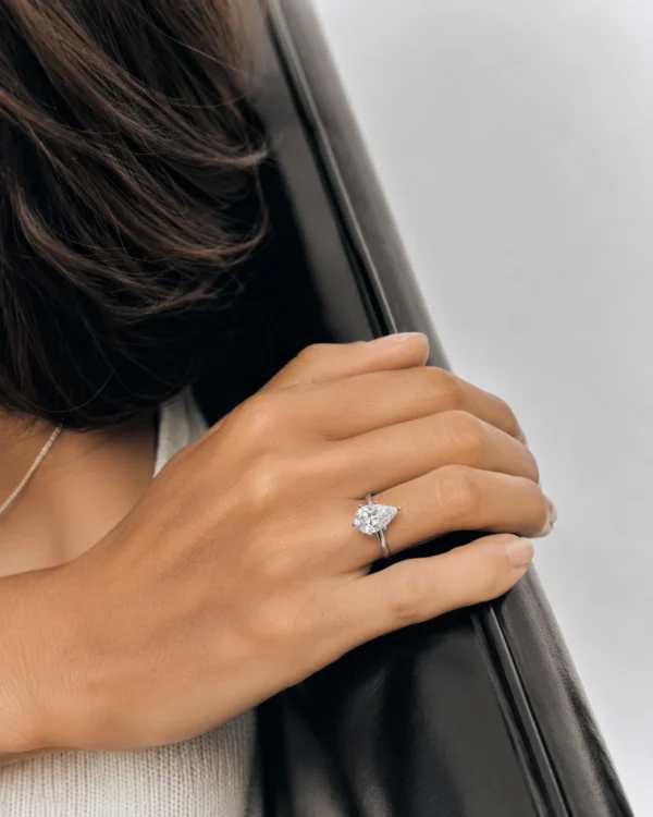 2 Karat Élodie Pear Cut Pırlanta Yüzük