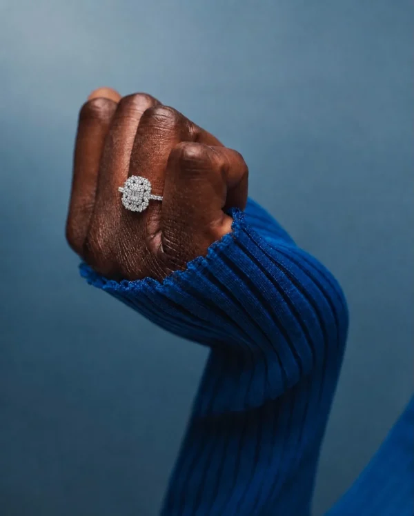 1 Karat Victoria Emerald Cut Halo Baget Pırlanta Yüzük